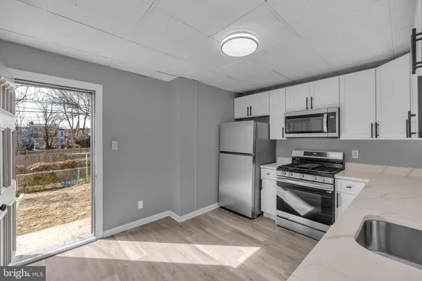 $1,695 | 1725 Hollins Street, Unit 1, Baltimore, MD 21223