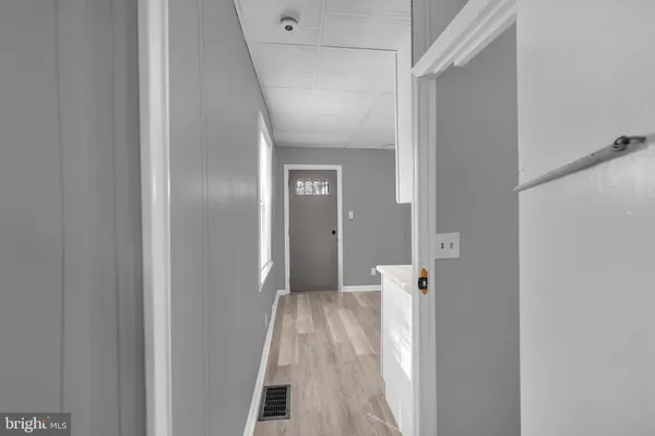 $1,695 | 1725 Hollins Street, Unit 1, Baltimore, MD 21223