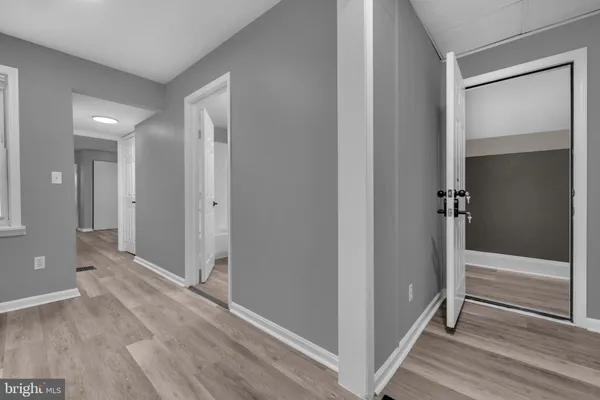 $1,695 | 1725 Hollins Street, Unit 1, Baltimore, MD 21223