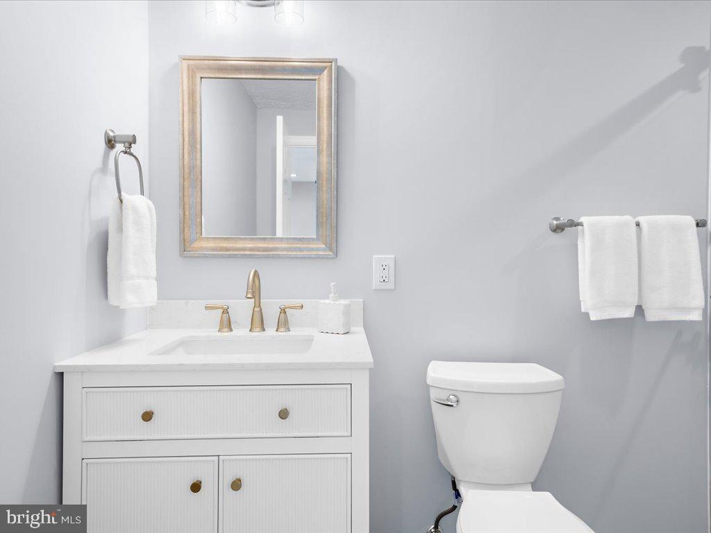 15 Ramsgate Court Halethorpe, MD 21227 - Photo 27 of 48 Primary bathroom