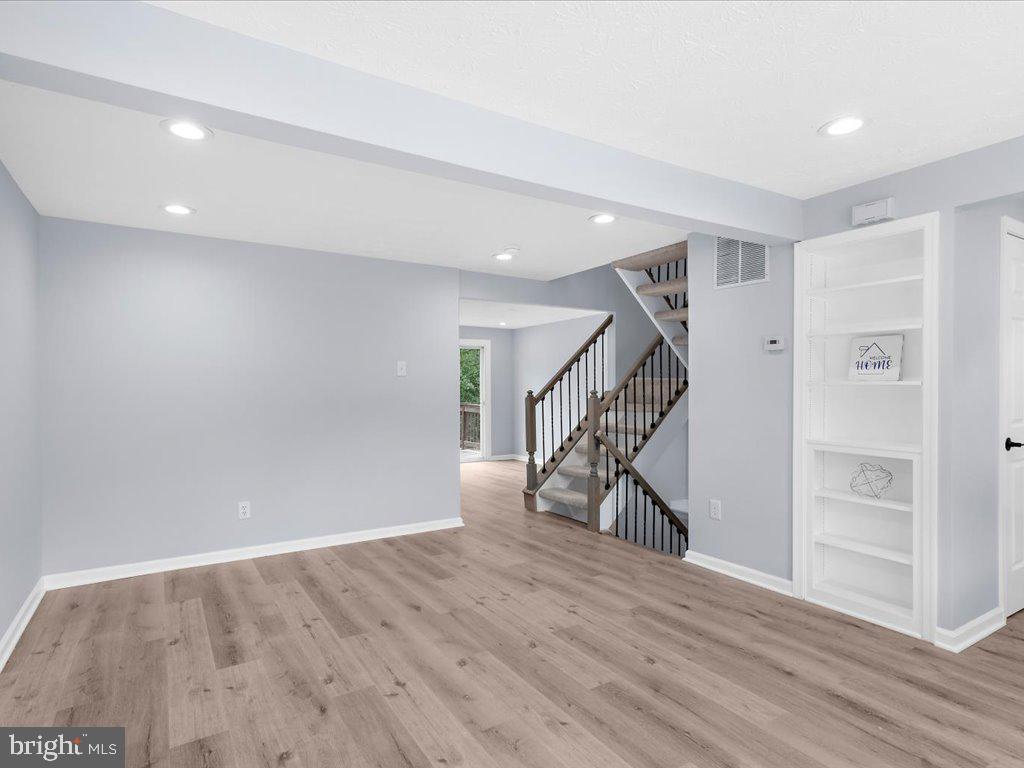 15 Ramsgate Court Halethorpe, MD 21227 - Photo 6 of 48 Living room with built-ins