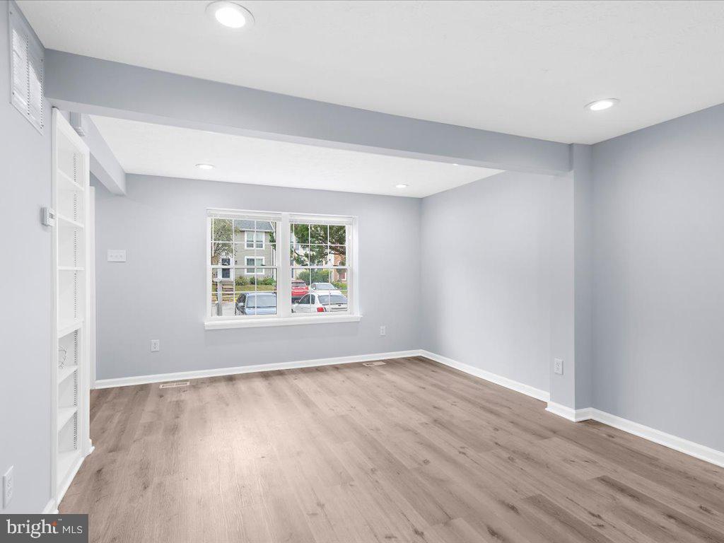 15 Ramsgate Court Halethorpe, MD 21227 - Photo 10 of 48 Dining room and living room