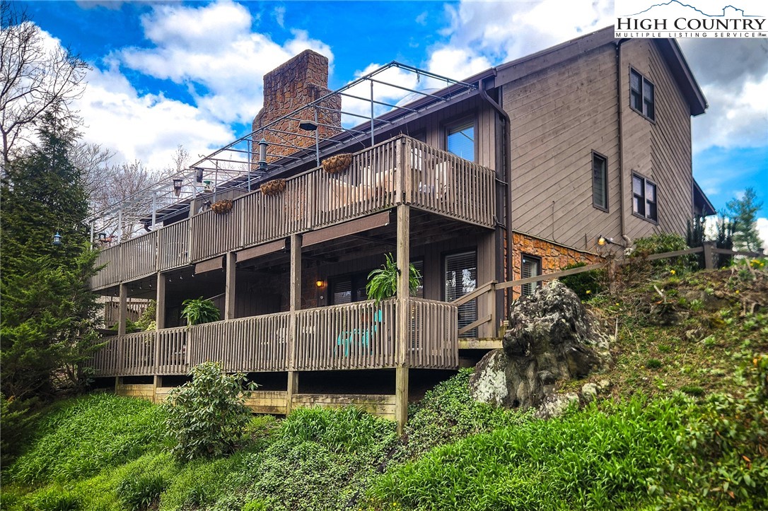 222 The Overlook Road, Unit 2 Banner Elk, NC 28604 - Photo 1 of 21 Gallery Image 1