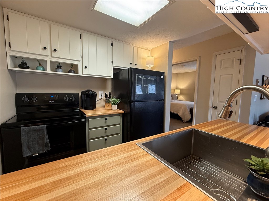 222 The Overlook Road, Unit 2 Banner Elk, NC 28604 - Photo 4 of 21 Gallery Image 4