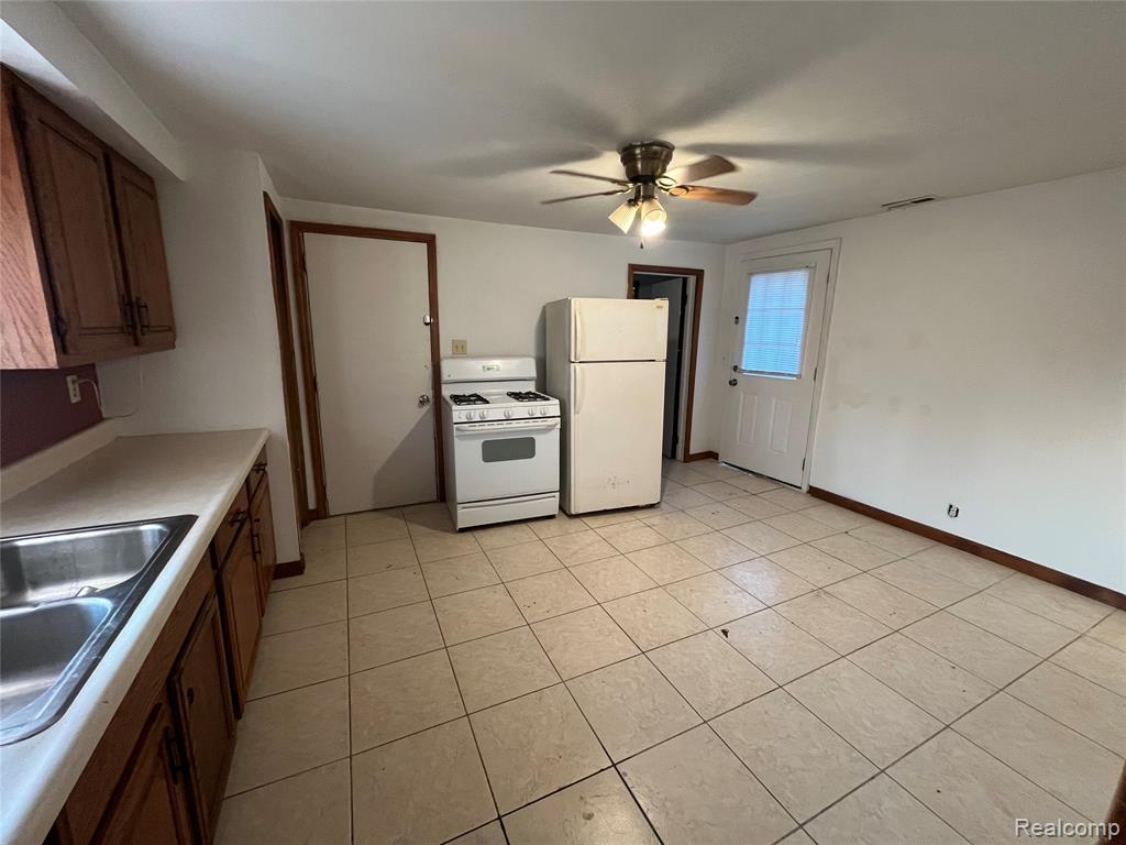 4218 Babcock Road, Unit 1 Croswell, MI 48422 - Photo 5 of 44