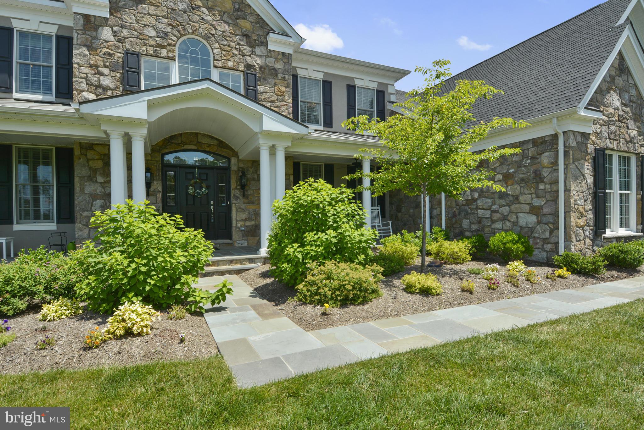 40084 Trotting Path Leesburg, VA 20175 - Photo 2 of 30 Exterior (Front)