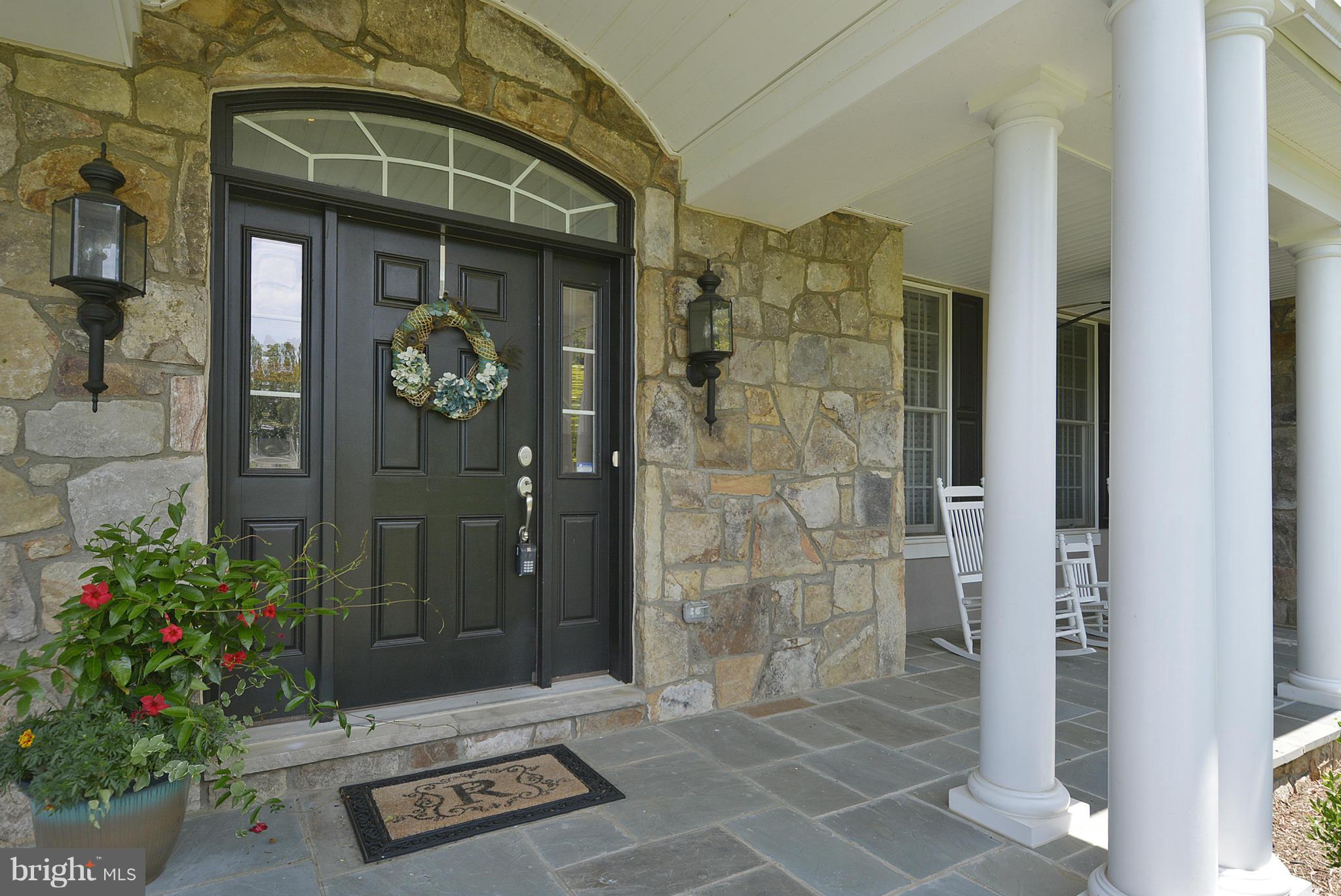 40084 Trotting Path Leesburg, VA 20175 - Photo 3 of 30 Exterior (Front) Entrance and Porch