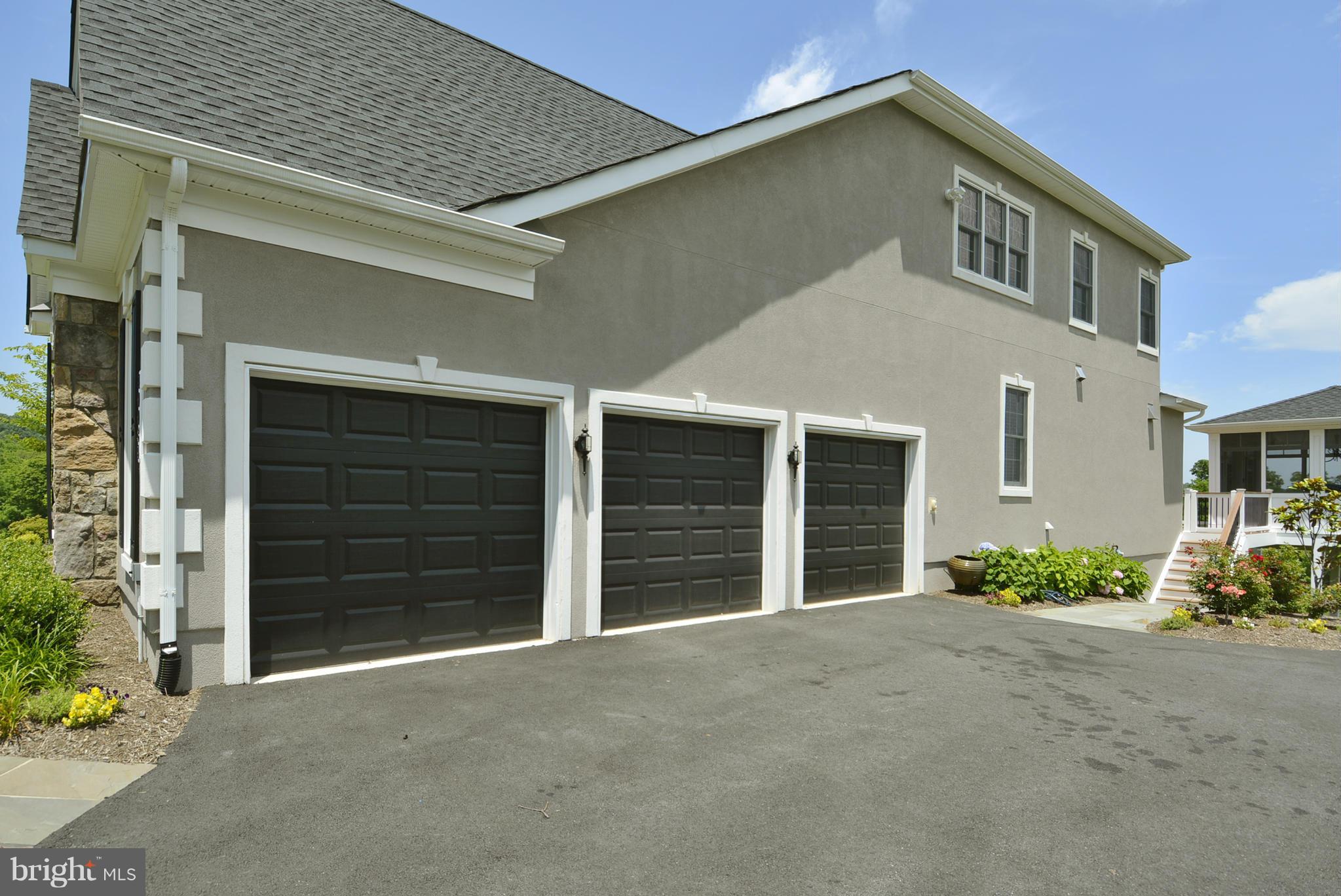 40084 Trotting Path Leesburg, VA 20175 - Photo 29 of 30 3 Car Garage