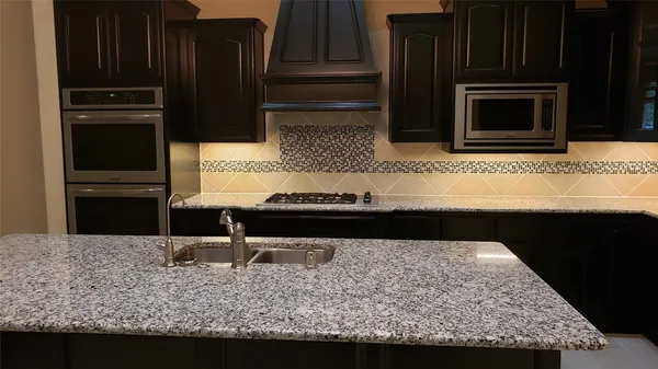 $2,900 | 9014 Meacom Drive, Conroe, TX 77384