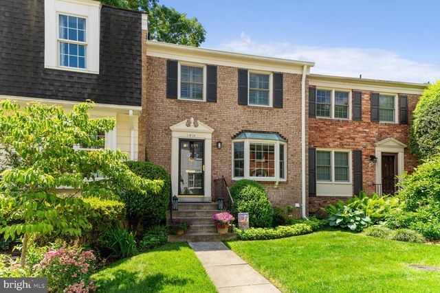 $927,500 | 1610 Dunterry Place, McLean, VA 22101