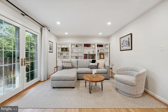 $927,500 | 1610 Dunterry Place, McLean, VA 22101