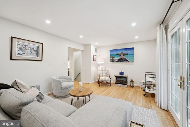 $927,500 | 1610 Dunterry Place, McLean, VA 22101