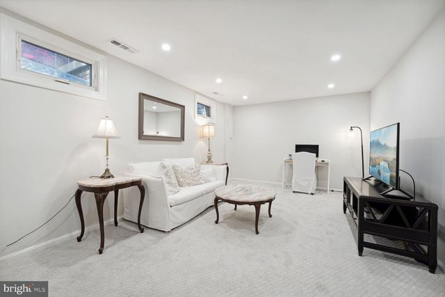 $927,500 | 1610 Dunterry Place, McLean, VA 22101