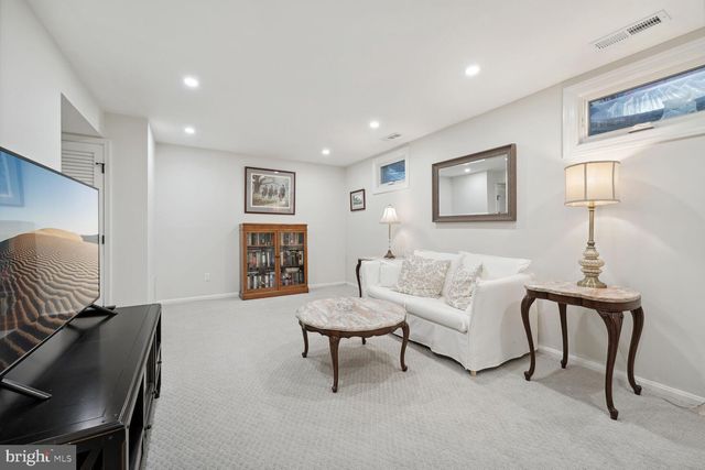 $927,500 | 1610 Dunterry Place, McLean, VA 22101