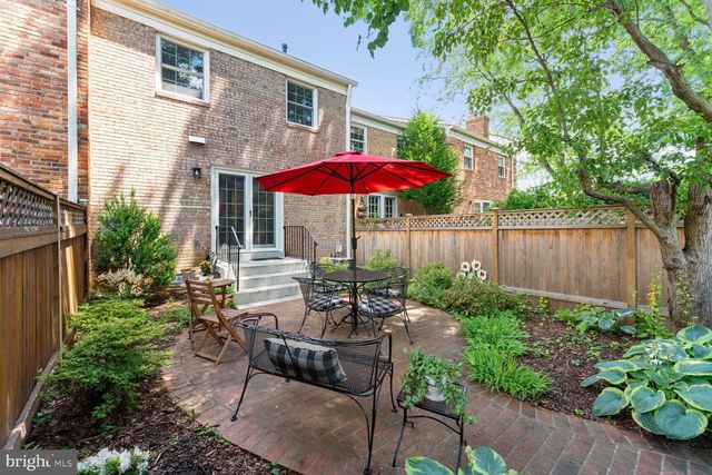 $927,500 | 1610 Dunterry Place, McLean, VA 22101