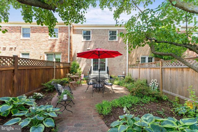 $927,500 | 1610 Dunterry Place, McLean, VA 22101