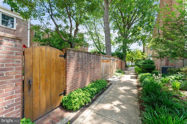 $927,500 | 1610 Dunterry Place, McLean, VA 22101