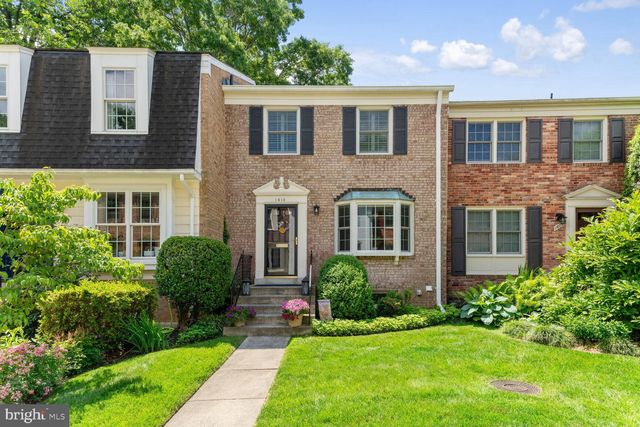 $927,500 | 1610 Dunterry Place, McLean, VA 22101