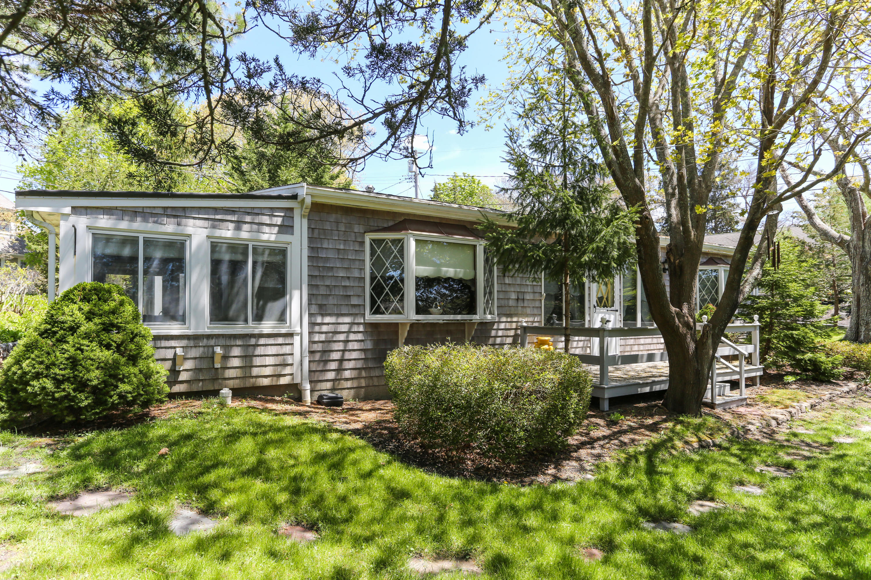 20 Over Jordan Road Wareham, MA 02571 - Photo 20 of 25 front view of a house with a yard