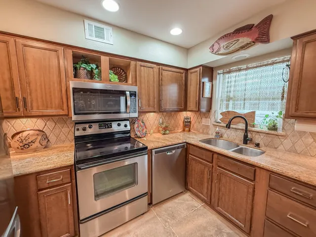 $2,400 | 4749 East NASA Parkway, Unit 57, Seabrook, TX 77586