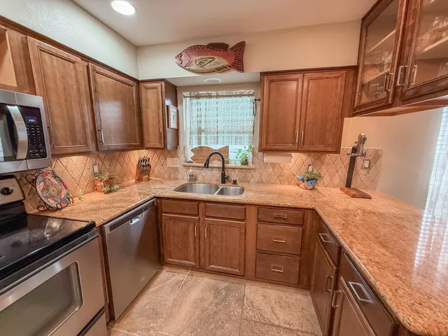 $2,400 | 4749 East NASA Parkway, Unit 57, Seabrook, TX 77586