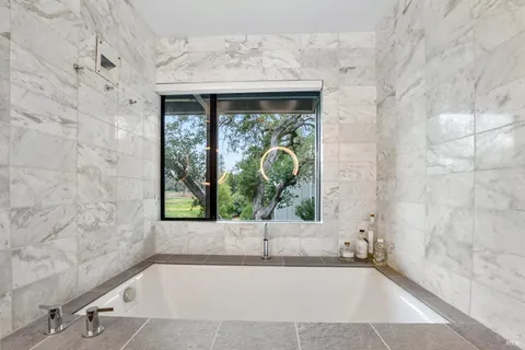 $2,700,000 | 350 Deer Hollow Drive, Napa, CA 94558