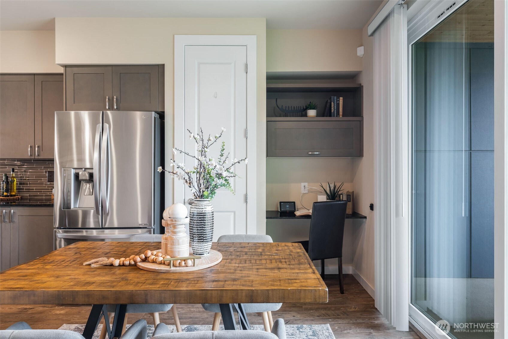 9725 10th Place Southwest Seattle, WA 98106 - Photo 14 of 40