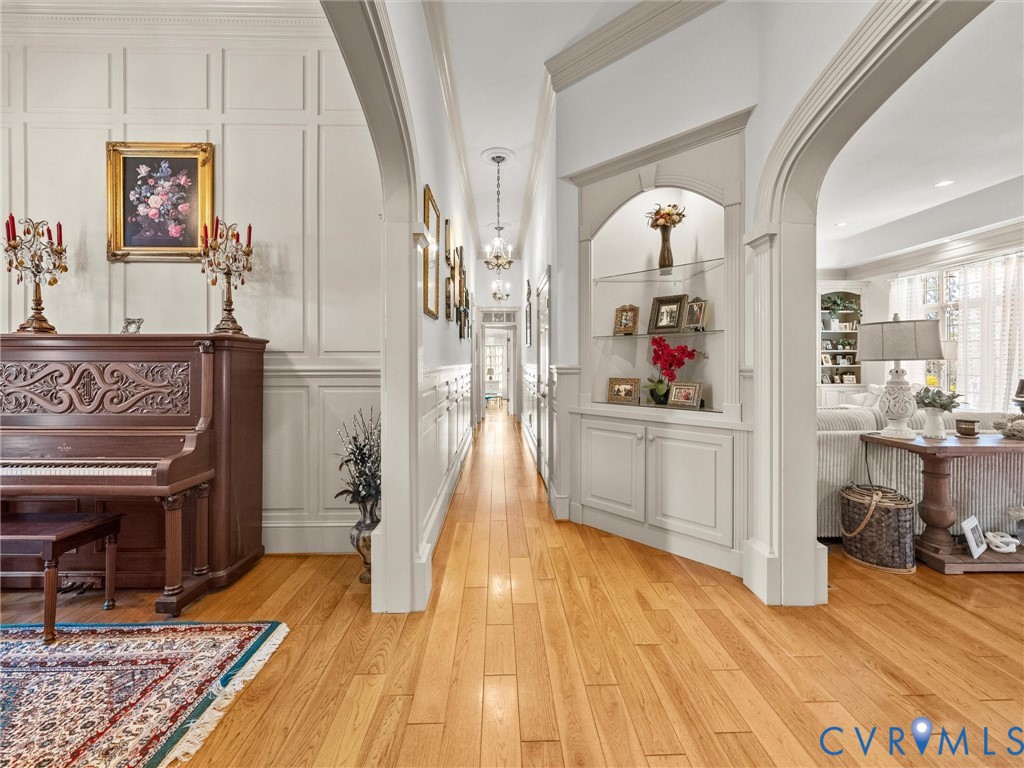 24200 Pear Orchard Road Moseley, VA 23120 - Photo 22 of 66 Hallway with custom finishes