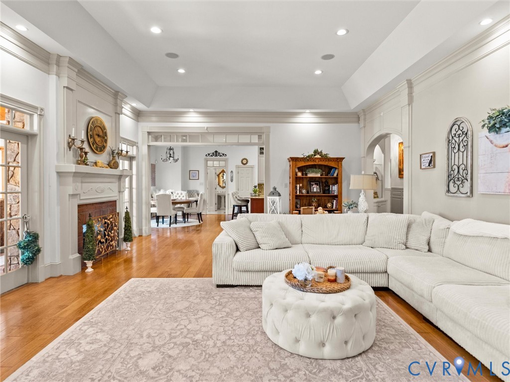 24200 Pear Orchard Road Moseley, VA 23120 - Photo 27 of 66 Tray ceiling, custom built-in cabinets and double