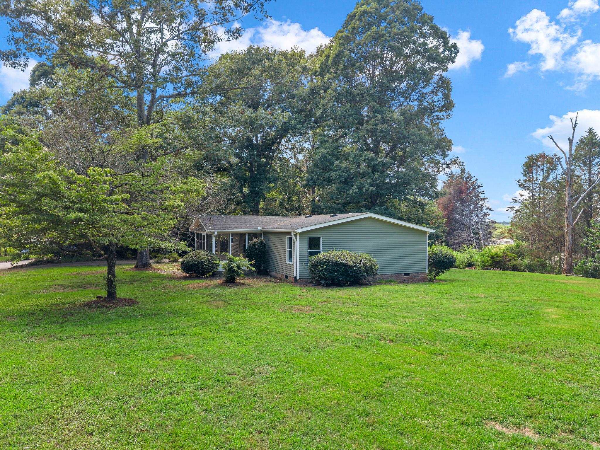208 Red Raven Drive Greer, SC 29651 - Photo 4 of 39