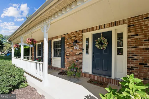 $785,000 | 4620 Thornhurst Drive, Olney, MD 20832