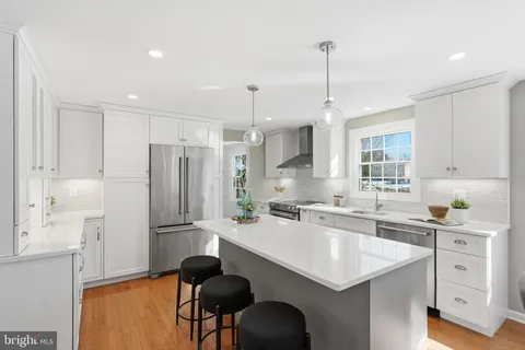 $785,000 | 4620 Thornhurst Drive, Olney, MD 20832