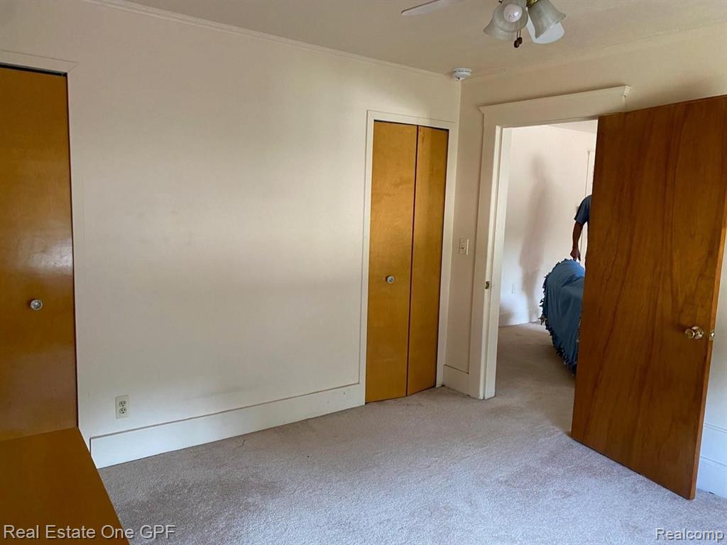568 Vernier Road Grosse Pointe, MI 48236 - Photo 18 of 35