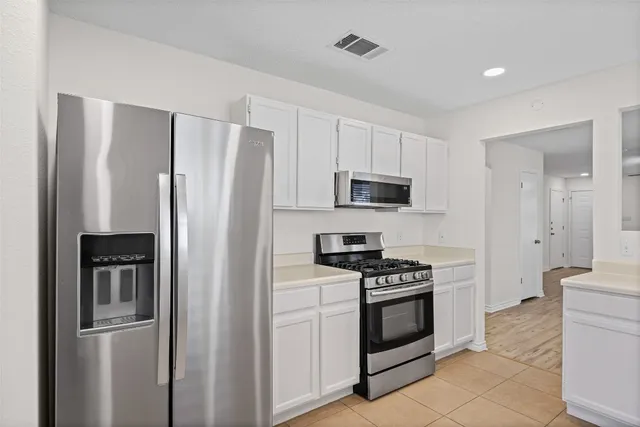 $2,300 | 806 Calico Drive, Austin, TX 78748