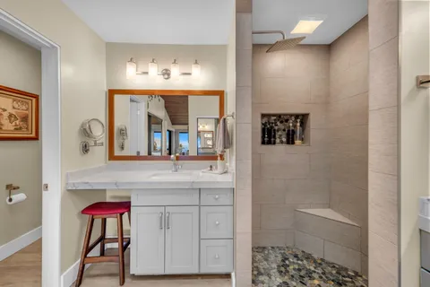 $1,895,000 | 50 Puu Anoano Street, Unit 1602, Lahaina, HI 96761