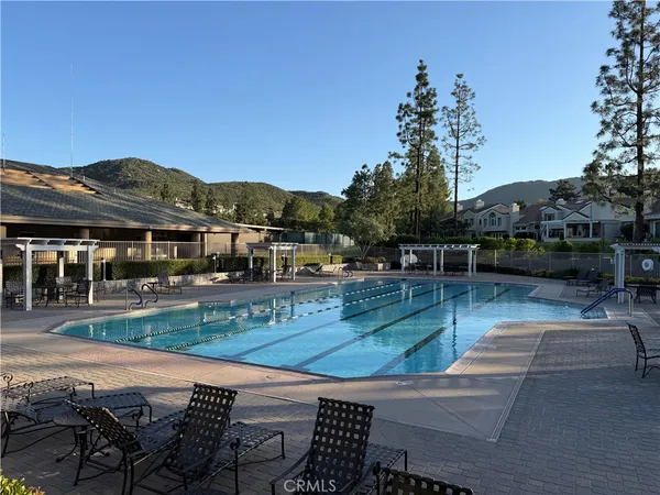 $824,900 | 38220 Oaktree Loop, Murrieta, CA 92562