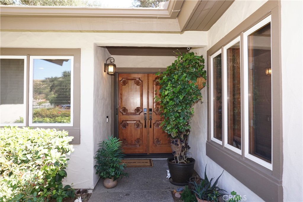 38220 Oaktree Loop Murrieta, CA 92562 - Photo 2 of 51