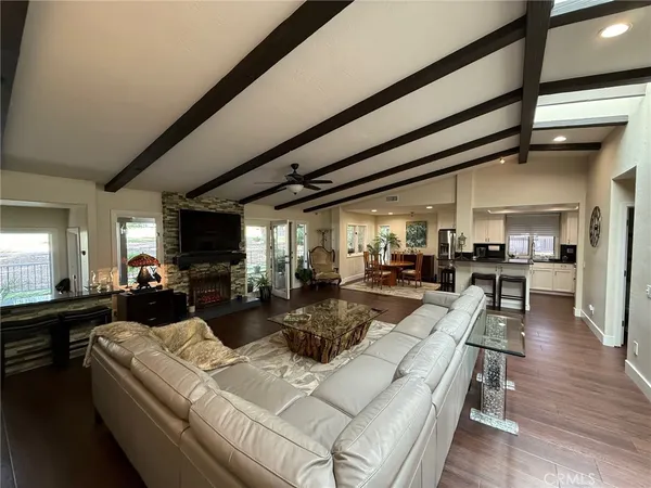 $824,900 | 38220 Oaktree Loop, Murrieta, CA 92562