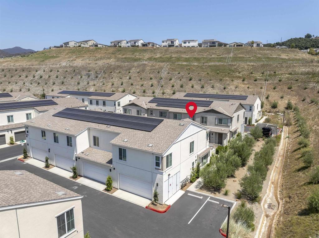 35103 Vine Place Fallbrook, CA 92028 - Photo 37 of 42 a view of a city with an ocean