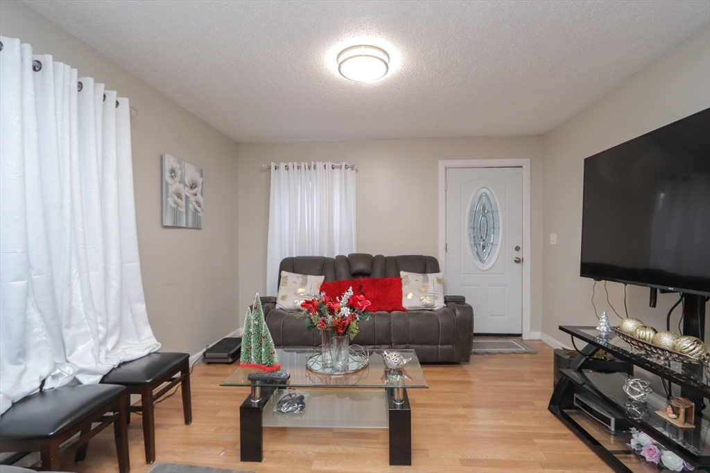 70-72 Manhattan Street Springfield, MA 01109 - Photo 20 of 29