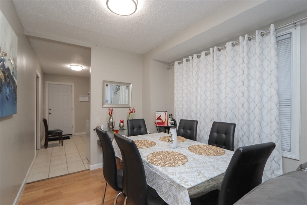 70-72 Manhattan Street Springfield, MA 01109 - Photo 24 of 29