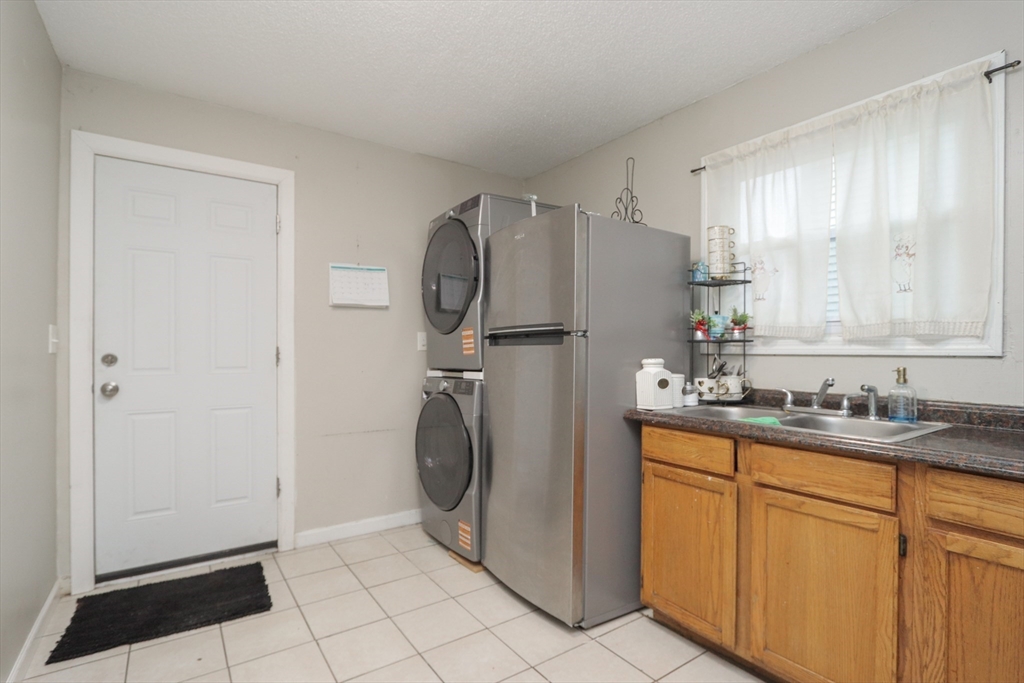 70-72 Manhattan Street Springfield, MA 01109 - Photo 29 of 29