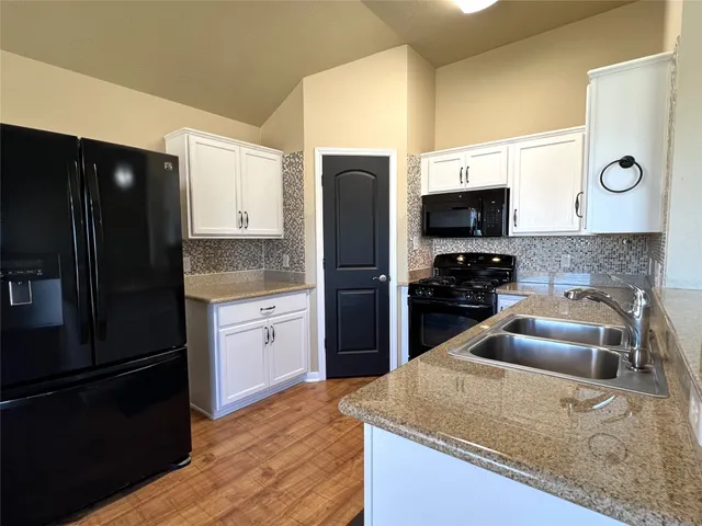 $1,700 | 407 Laney Street, Brenham, TX 77833