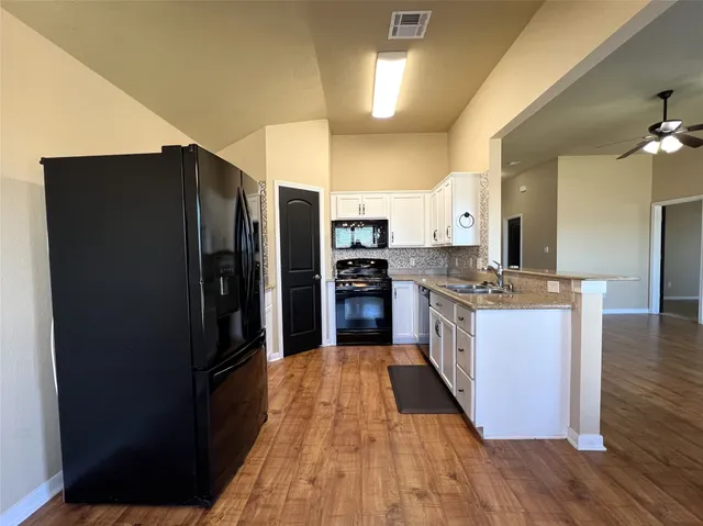 $1,700 | 407 Laney Street, Brenham, TX 77833