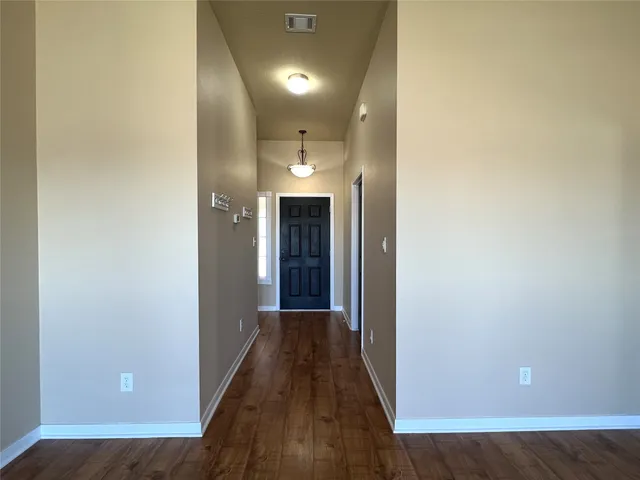 $1,700 | 407 Laney Street, Brenham, TX 77833