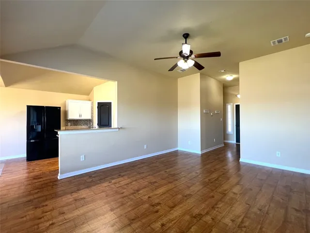 $1,700 | 407 Laney Street, Brenham, TX 77833