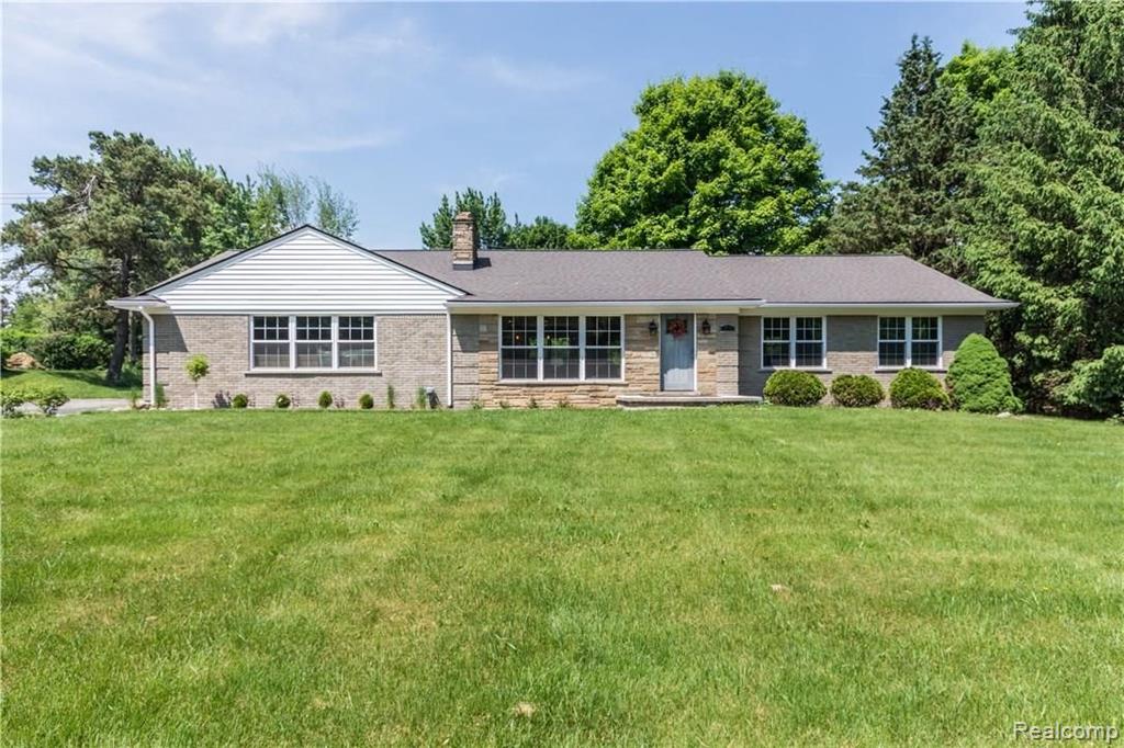 77 Randolph Road Rochester Hills, MI 48309 - Photo 2 of 32