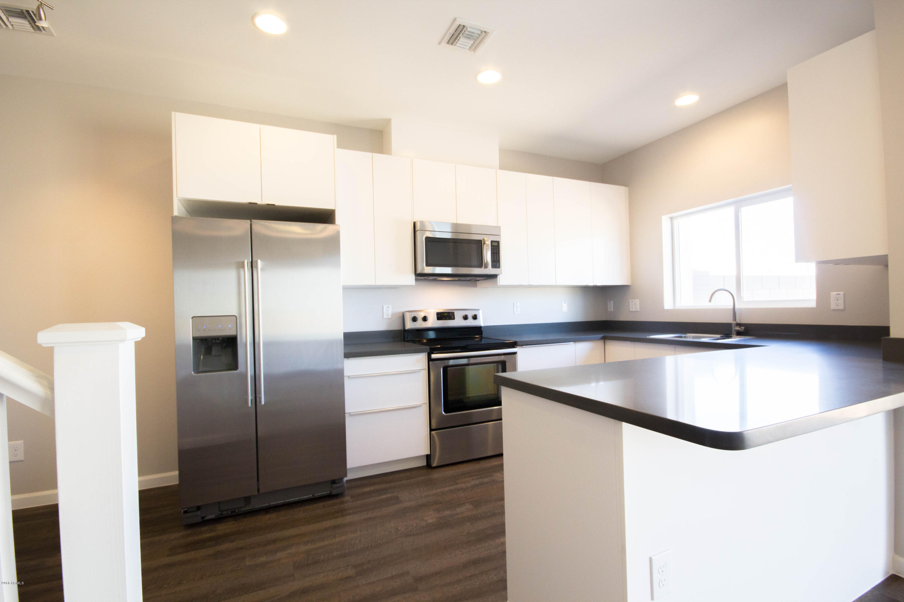 1730 East Ocotillo Road Phoenix, AZ 85016 - Photo 1 of 26 Kitchen - Breakfast Bar Dining