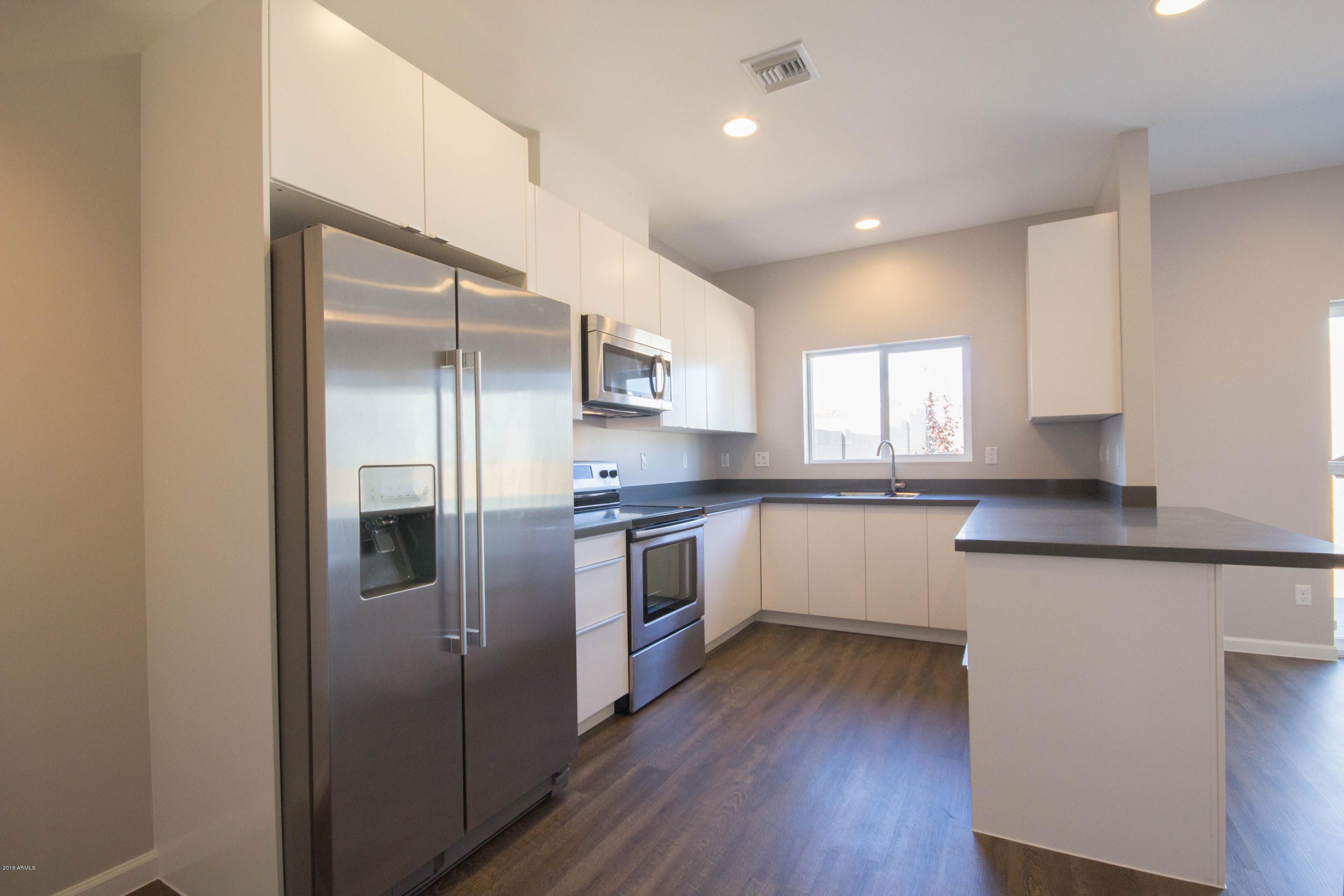 1730 East Ocotillo Road Phoenix, AZ 85016 - Photo 2 of 26 SS Appliances + Quartz Countertops