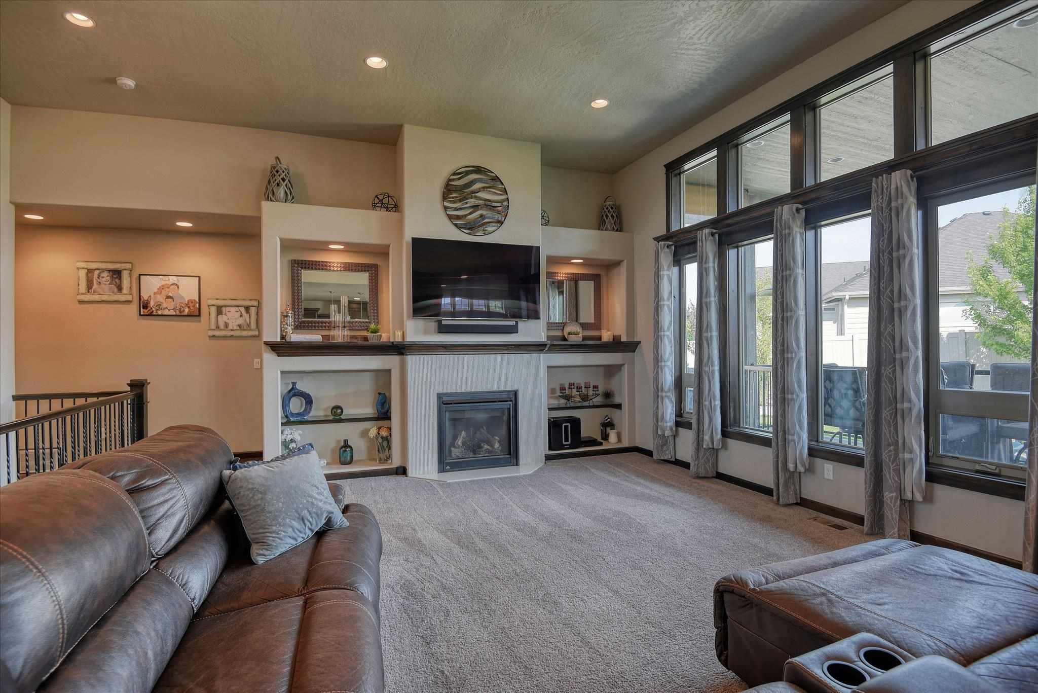 2008 West Cascade Way Spokane, WA 99208 - Photo 4 of 48 Gallery Image 4
